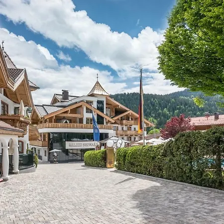 호텔 Wellnessresort Und Kaiserjuwel Seiwald 4 Stern Superior 4*