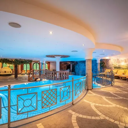 Wellnessresort Und Kaiserjuwel Seiwald 4 Stern Superior 4*