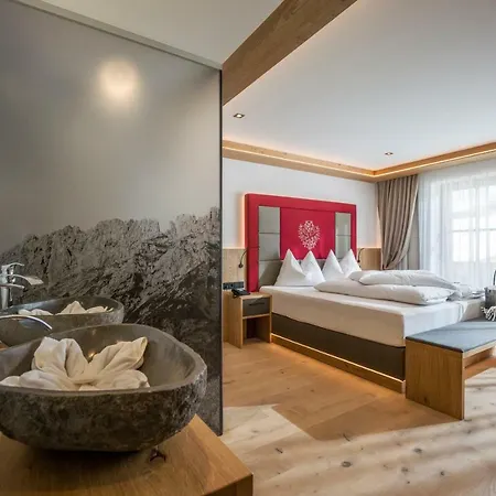 Wellnessresort Seiwald **** Superior ホテル